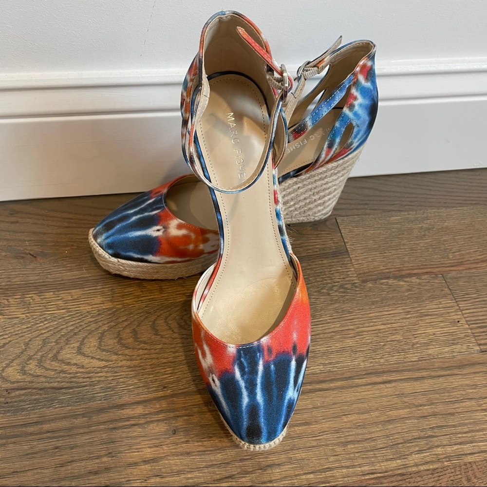 Marc Fisher tide dye wedges size 9